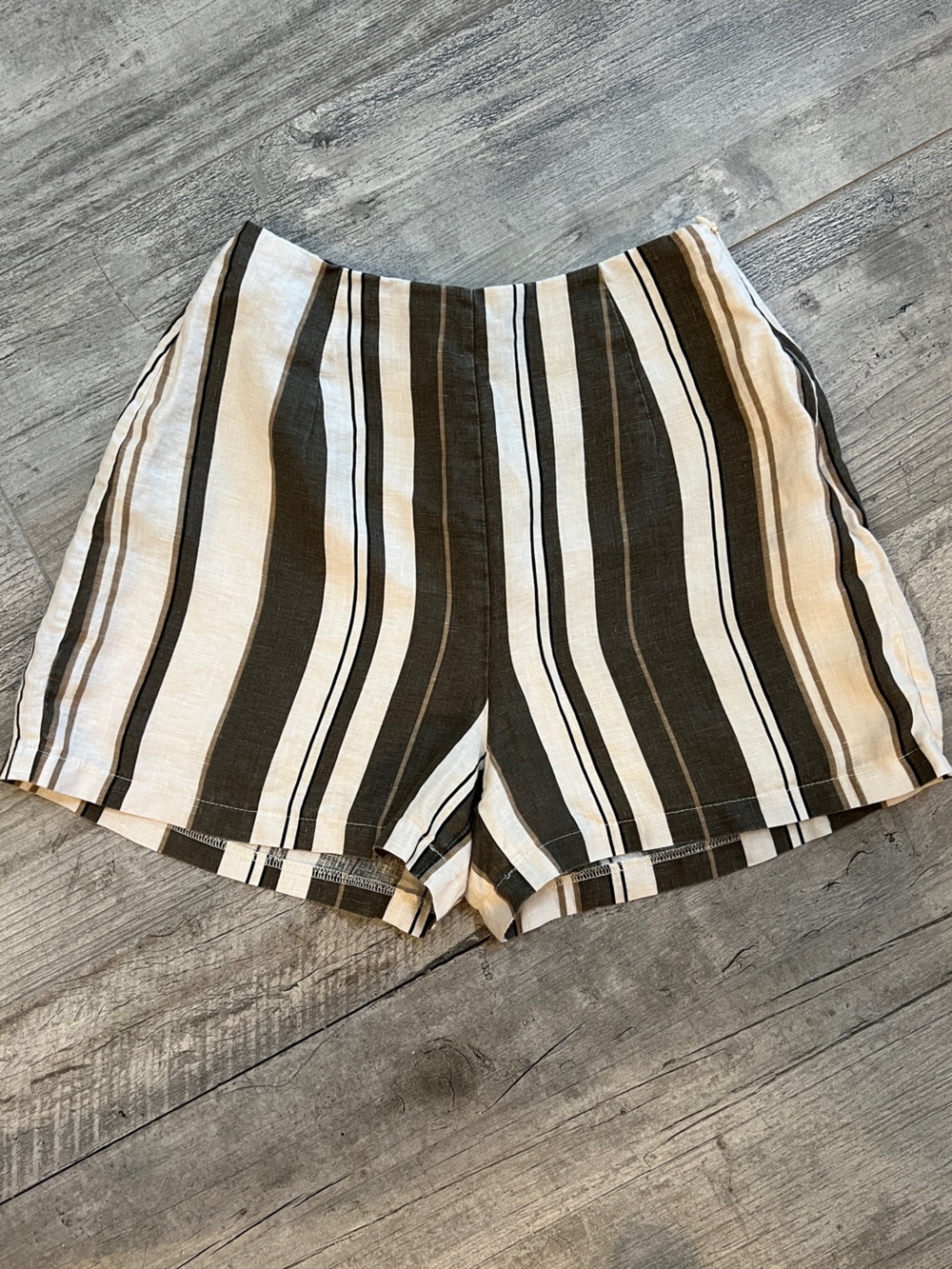 DISSH Coastal Linen Vertical Striped Fully Lined shorts Sz 4
